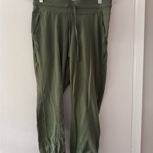 lululemon athletica ready to rulu high rise cropped joggers